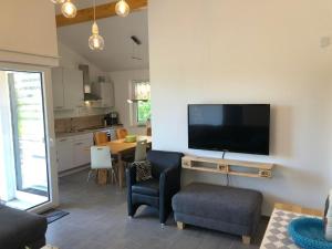 Holiday Home E21 Freistehendes Haus mit Garten und Deichblick by Interhome