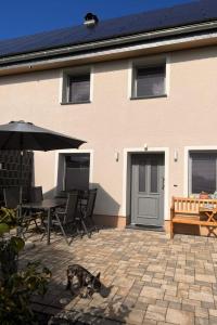 Apartment Appartement mit Terrasse by Interhome