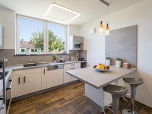 Apartment Wohnung in Lerchenberg mit Großer Terrasse by Interhome