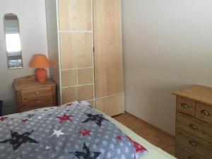 Apartment Berg- und Seeblick am Hillebachsee by Interhome