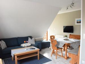 Apartment Gemütliche Ferienwohnung Seeblick by Interhome