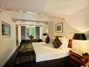 Superior Split-level Room with Canal View room in Ambassade Hotel