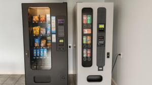 Gated 2 Double Beds Studio with Full Kitchen 122