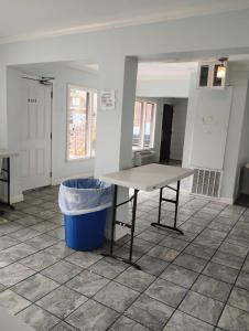 Gated 2 Double Beds Studio with Full Kitchen 122