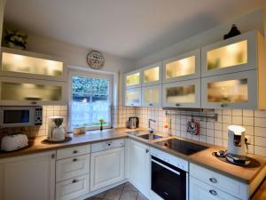 Apartment Familiäres- charmantes Appartement in Zingst by Interhome