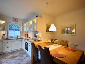 Apartment Familiäres- charmantes Appartement in Zingst by Interhome