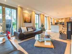 Apartment Luxus Ferienwohnung Seebrise by Interhome