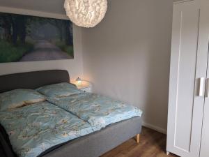 Holiday Home in Süd-Waldhanglage mit tollem Seeblick by Interhome