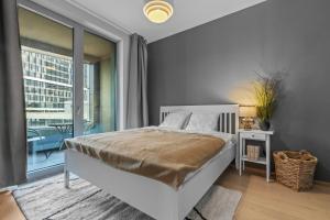 SkyPark Apartment with Free Parking