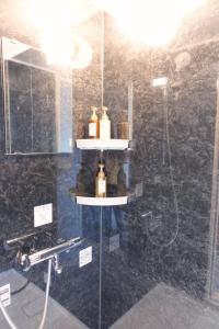 T302 Elegant Private Villa Near Hie Shrine Sleeps 13