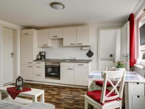 Apartment Wohnung für sechs Personen im Dachgeschoss by Interhome