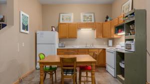 Three Connected Quirky Condos By Beach! - Twilight Condo