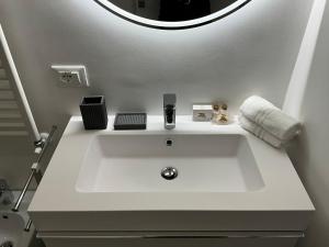 Ca Lavinia - Elegant Venetian Apartment in Castello