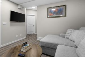 Private Guest Suite in SE Calgary 5 minutes to South Health Campus & Seton YMCA