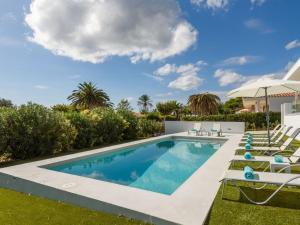 Holiday Home Villa Lucia mit Meerblick und Pool in Santo Tomas by Interhome