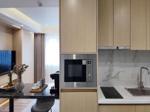 Retreat with Private Balcony and Gym