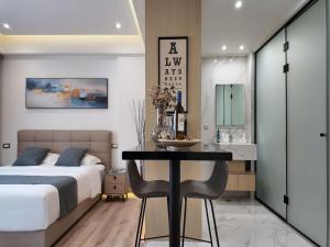 Retreat with Private Balcony and Gym