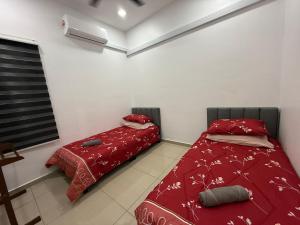KLIA Dengkil Adlyn Homestay
