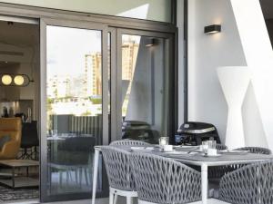 Apartment Luxuriöses Apartment mit Pool und Garage am Poniente Beach! by Interhome