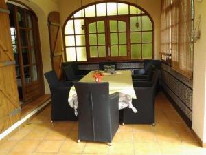 Holiday Home Ferienhaus mit Pool am Meer by Interhome