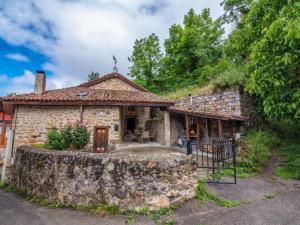 Holiday Home Ländliches Haus La Carrozal Senda del Oso by Interhome