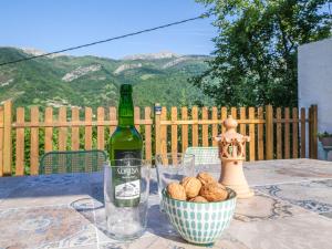 Apartment Ländliche Wohnung El Carbayu by Interhome