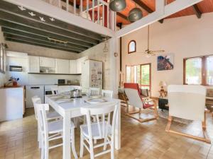 Holiday Home swimmingpool - Strand - Geschäfte by Interhome