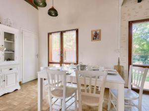 Holiday Home swimmingpool - Strand - Geschäfte by Interhome