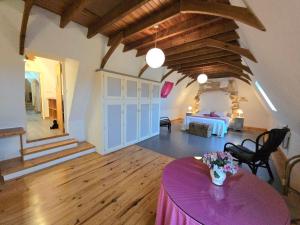 Holiday Home Geräumiges Ferienhaus mit Charme in der Dordogne by Interhome