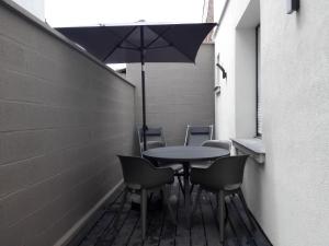 Apartment Privathof Barbecue Stadtzentrum Voltaire by Interhome