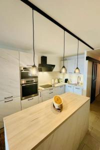 Apartment Wunderschöne renovierte Wohnung mit vollem Meerblick by Interhome