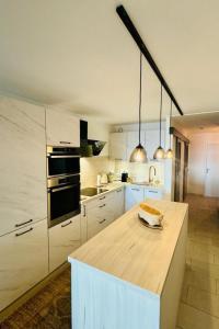 Apartment Wunderschöne renovierte Wohnung mit vollem Meerblick by Interhome