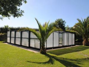 Holiday Home Großes Haus mit überdachtem und beheiztem Swimmingpool by Interhome