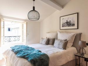 Apartment Superb 3 Bedroom Apartment on the Port by Interhome