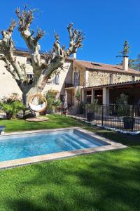 Apartment Valentins Gîte Moulin de Tartay in Avignon by Interhome