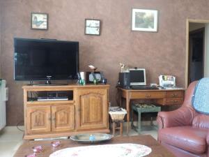 Holiday Home Villa Roland in Burgund 125m2 4 Sterne by Interhome