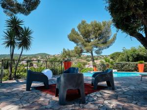Holiday Home Herrliche Villa mit Meerblick- Pool- 400m vom Meer entfernt by Interhome