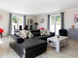 Holiday Home Côte dAzur ganze Villa beheizter Pool Meerblick by Interhome