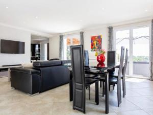 Holiday Home Côte dAzur ganze Villa beheizter Pool Meerblick by Interhome