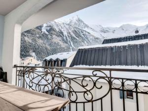 Apartment Wohnung in Chamonix mit sonnigem Balkon und toller Aussicht by Interhome