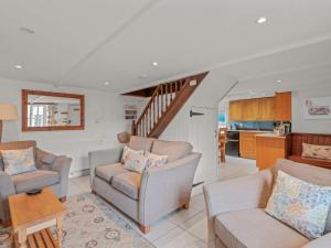 Holiday Home Idyllisches-haustierfreundliches Landhaus Lavender by Interhome