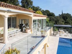 Holiday Home Wunderschöne Villa in Valcros mit Pool und Meerblick by Interhome