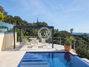 Holiday Home Wunderschöne Villa in Valcros mit Pool und Meerblick by Interhome