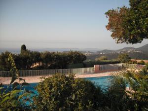 Apartment Aufenthalt für Familien im Golf von St- Tropez by Interhome