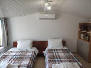 Holiday Home neben Orangenbaum-Obstgarten by Interhome