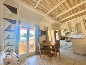 Holiday Home La petite maison Maximoise - Das kleine Haus Maximoise by Interhome