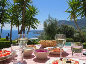 Holiday Home Die Drei Grazien- luxuriöse Villa mit eigenem Pool by Interhome