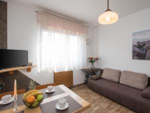 Apartment Neue Wohnung in Umag mit Terrasse by Interhome