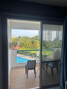 Nats Seri Bulan beach, pool home @teluk kemang