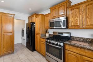 Family Oasis Near Disneyland & Knotts